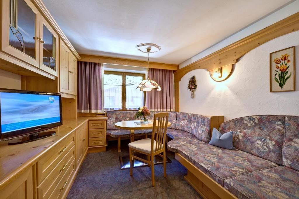 Gaestehaus Oblasser Mayrhofen Pokój zdjęcie